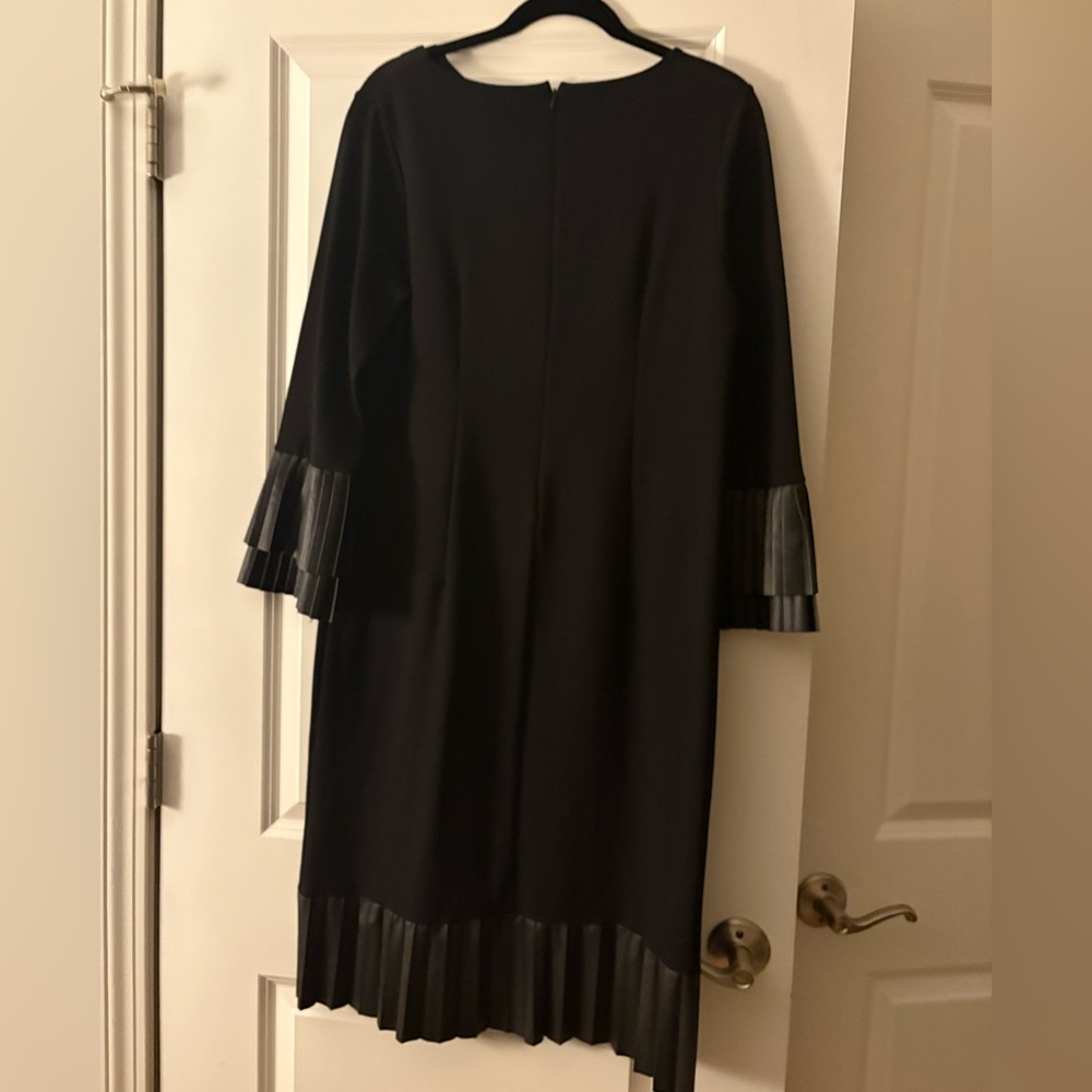 Chicos Shift Dress with leather Pleated Cuff Sleeves and hem